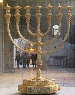 Menorah de oro